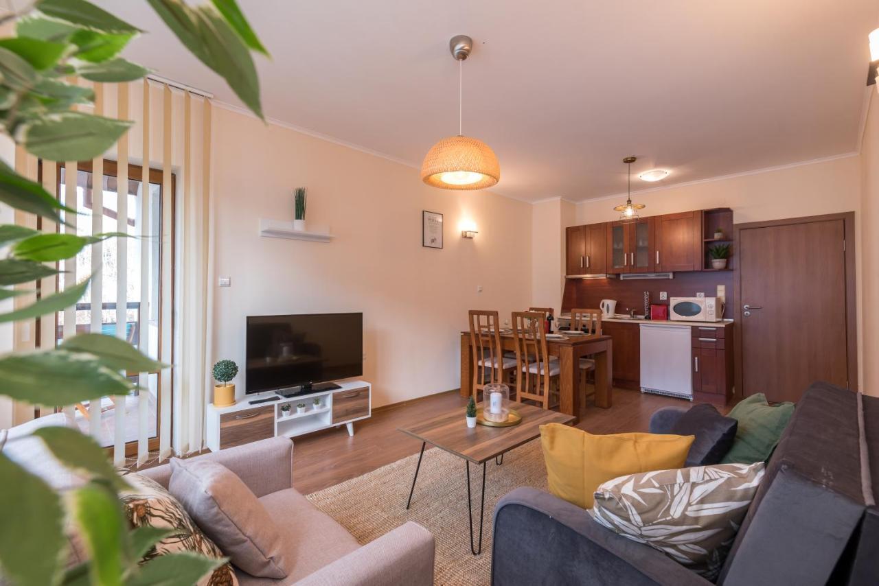 Charming Ski Apartments Near Gondola & Bar Street, Cedar Lodge 1 Complex Bansko Exterior photo