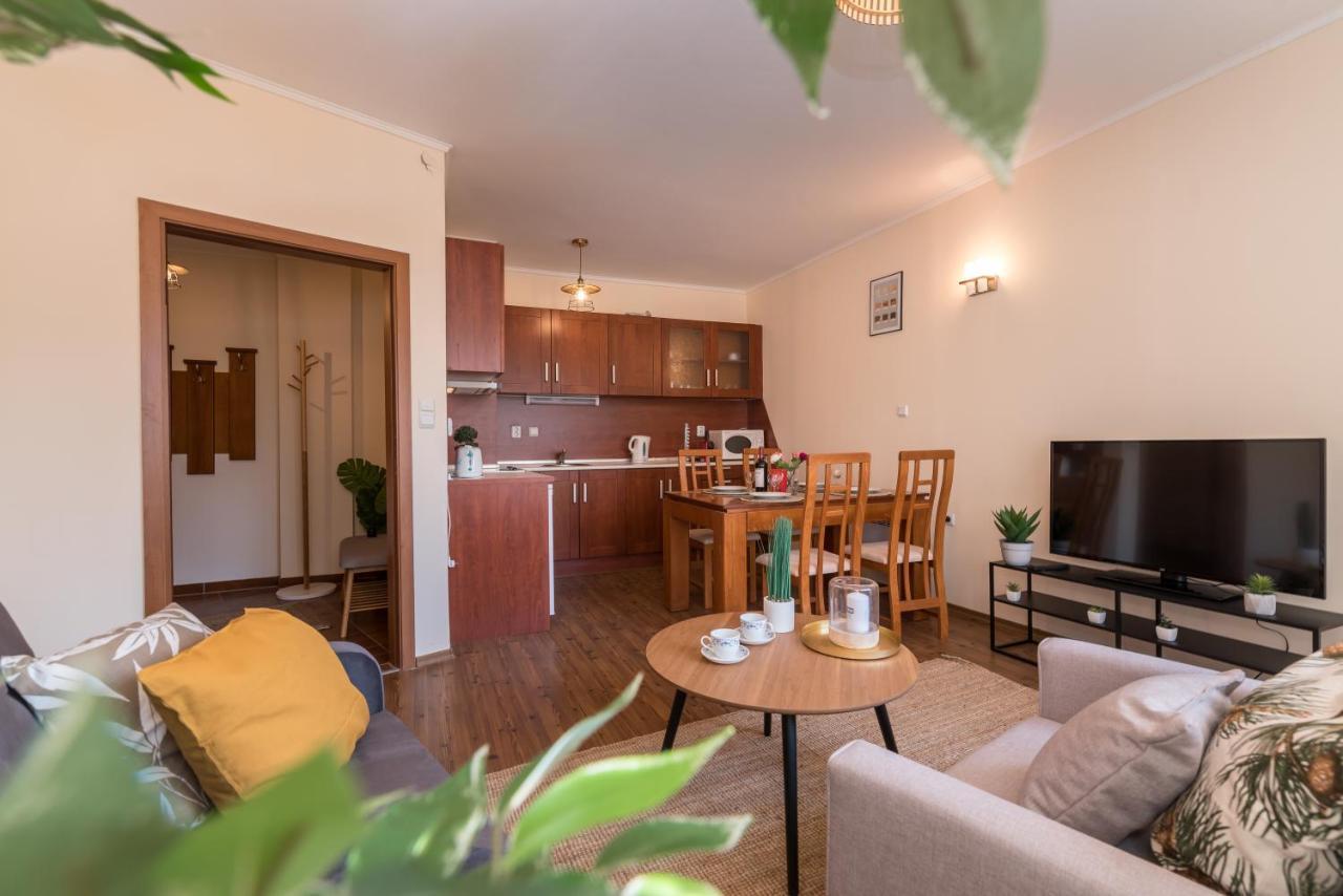Charming Ski Apartments Near Gondola & Bar Street, Cedar Lodge 1 Complex Bansko Exterior photo