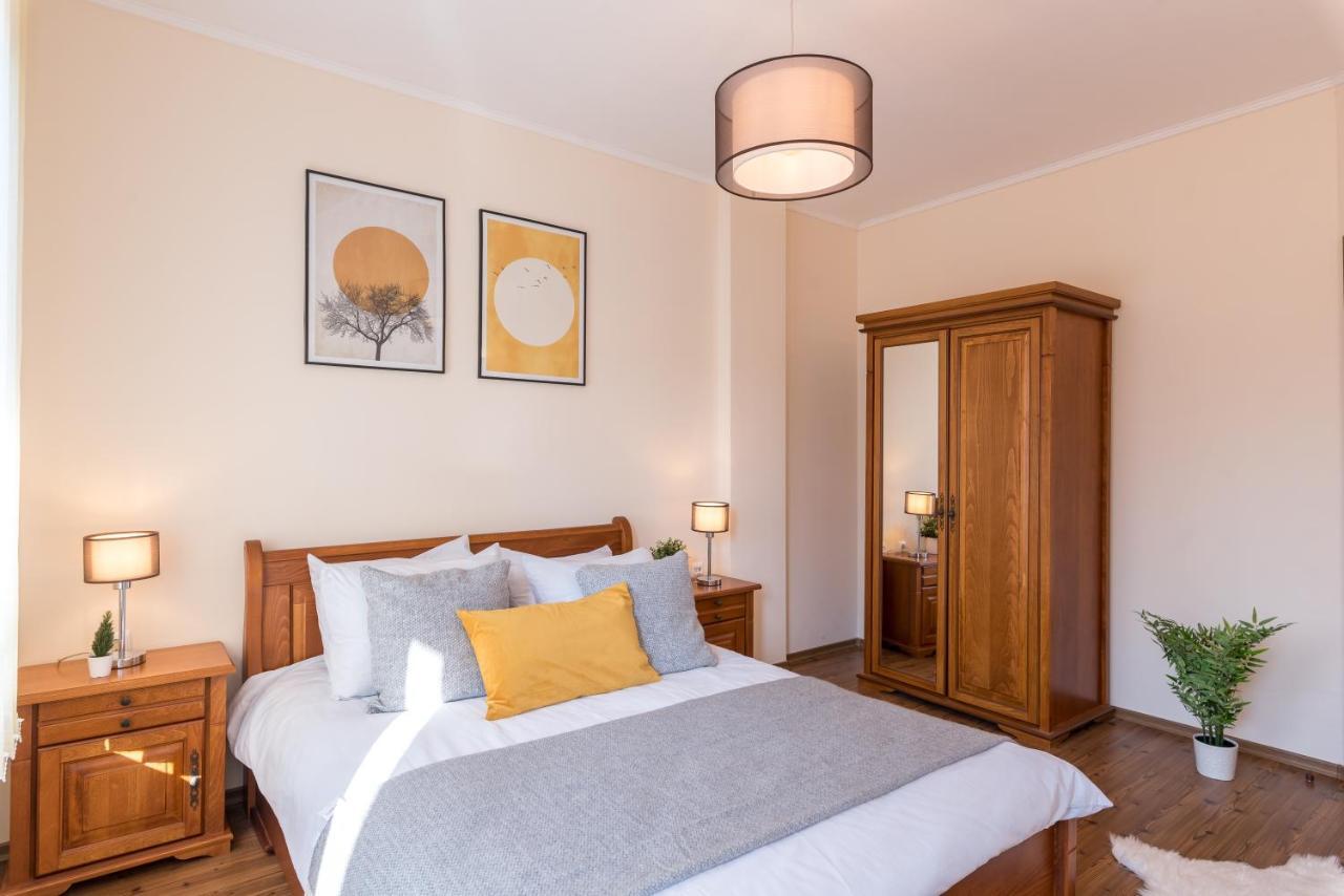 Charming Ski Apartments Near Gondola & Bar Street, Cedar Lodge 1 Complex Bansko Exterior photo